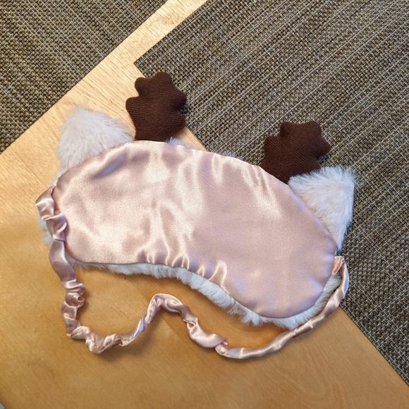 NEW Sleep Mask - Cute Soft and Satin Reindeer - Picture 2 of 4